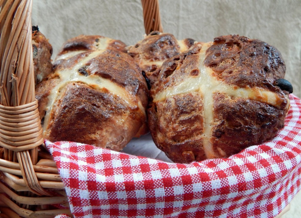 Baking with Hartley’s - Easter Favourites - Hot cross buns