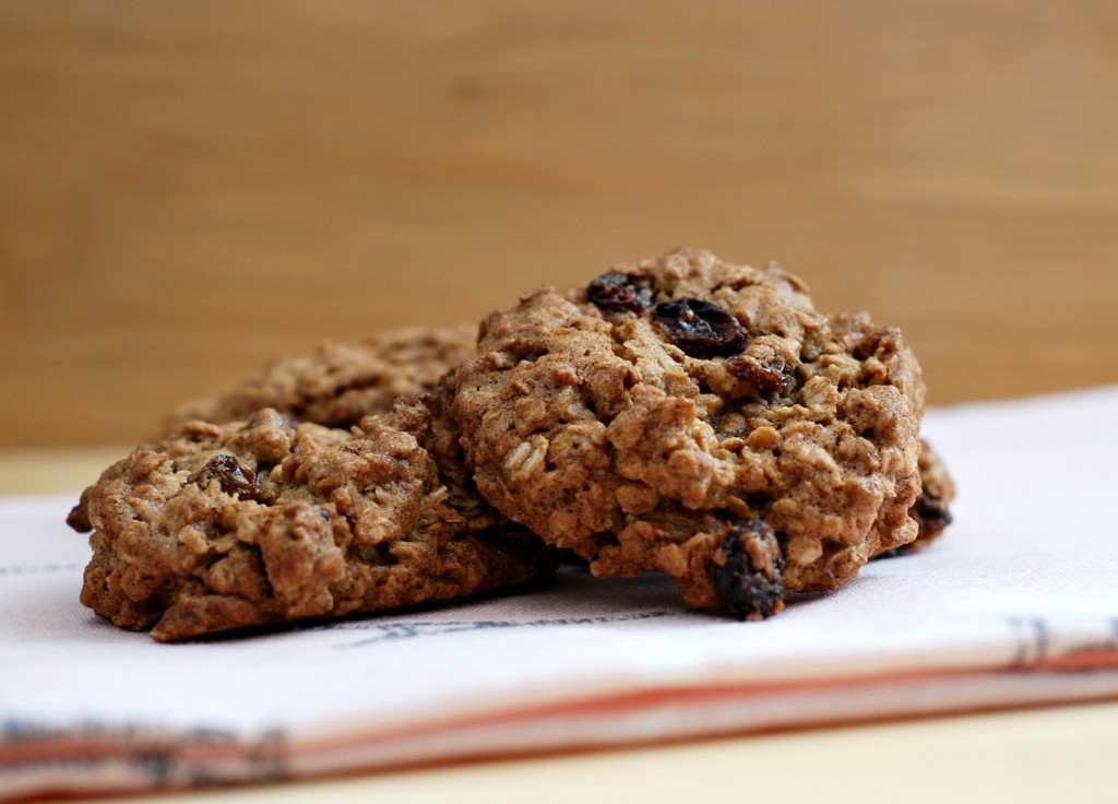 Oats and Tea Infused Raisin Cookies