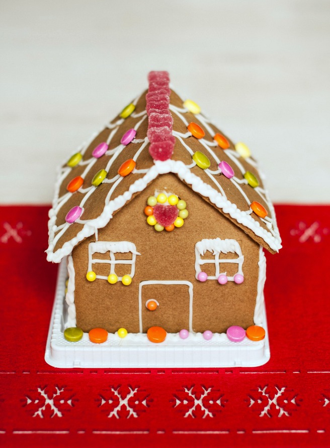 It's Beginning To Look A Lot Like Christmas – DIY Christmas – a selection of lovely festive crafts which will make your home ready for the season. 