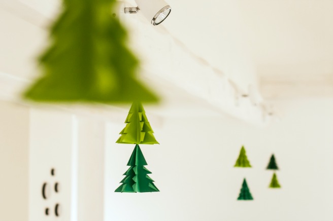 It's Beginning To Look A Lot Like Christmas – DIY Christmas – a selection of lovely festive crafts which will make your home ready for the season. 