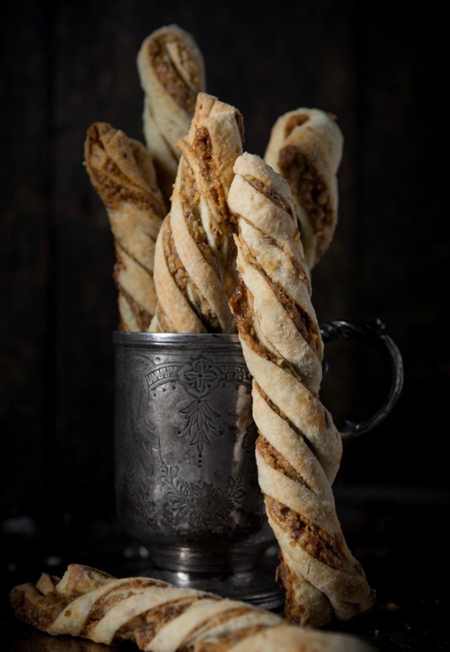 chopped-walnuts-twist-cookies
