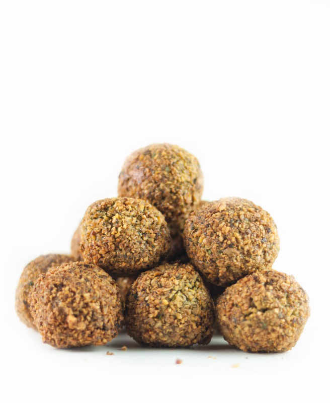 Super crunchy on the outside and light and fluffy inside, this falafel delivers a delicious flavour combination – fresh herbs, nuts with a wonderful spicy finish of ginger and chilli.