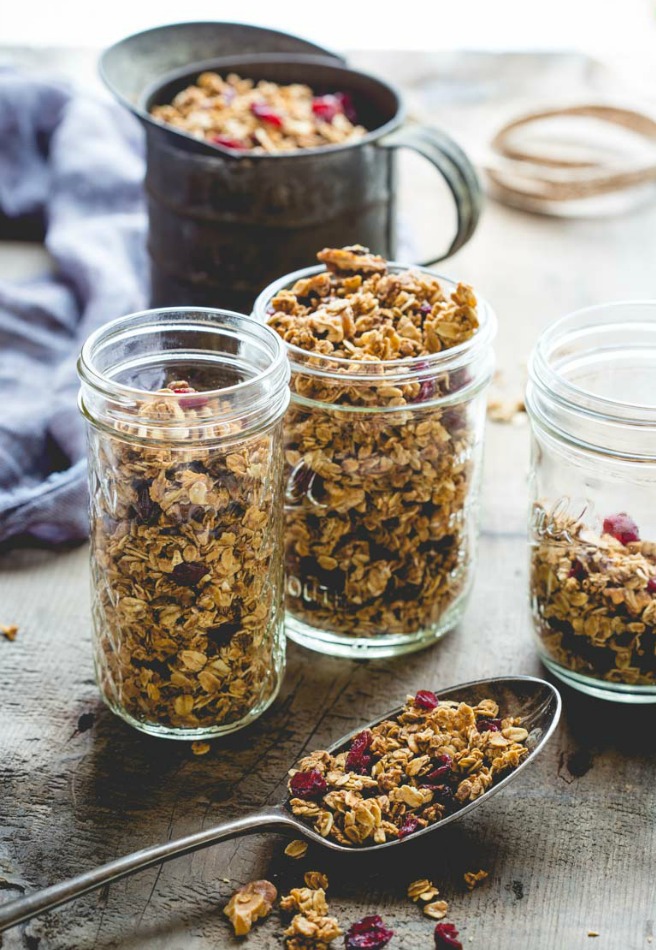 maple-granola-with-walnuts-and-cranberries