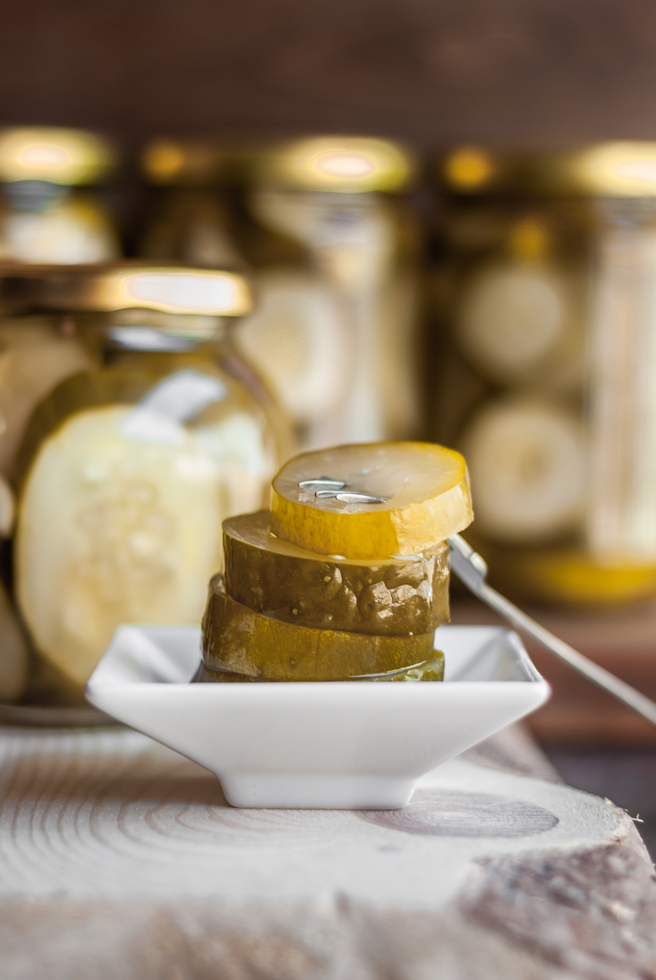 Crisp, sweet yet at the same time slightly tart with a fantastic aroma and just a hint of a vinegary bite these honey pickled cucumber slices are the perfect way to preserve them for winter time.